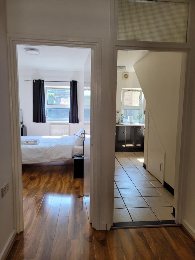 Stunning 1 Bedroom Apartment In Londra Esterno foto